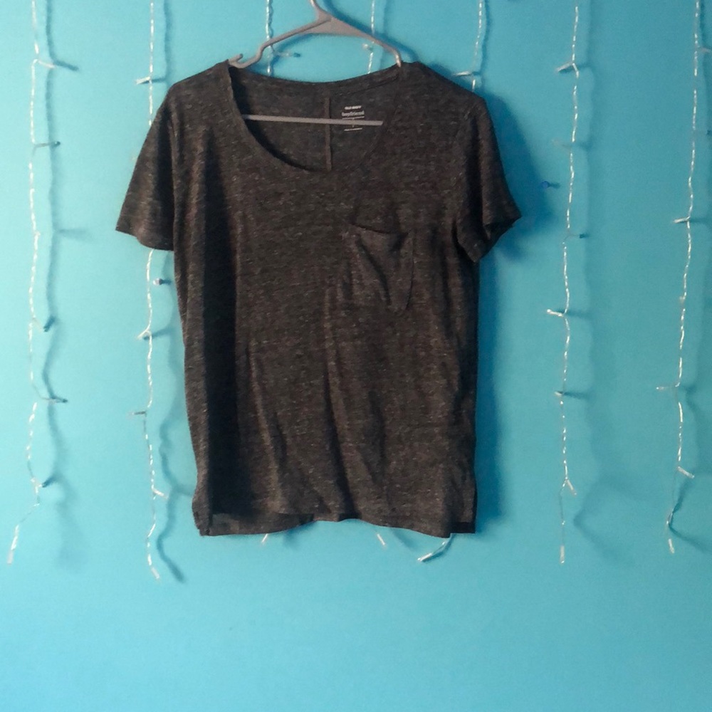 t-shirt with front pocket